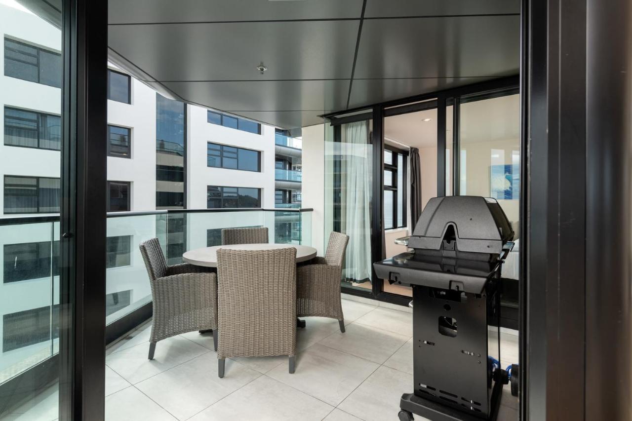 Superb Elevated Views Of Harbour With Heated Pool, Gym & Parking Appartement Mount Maunganui Buitenkant foto
