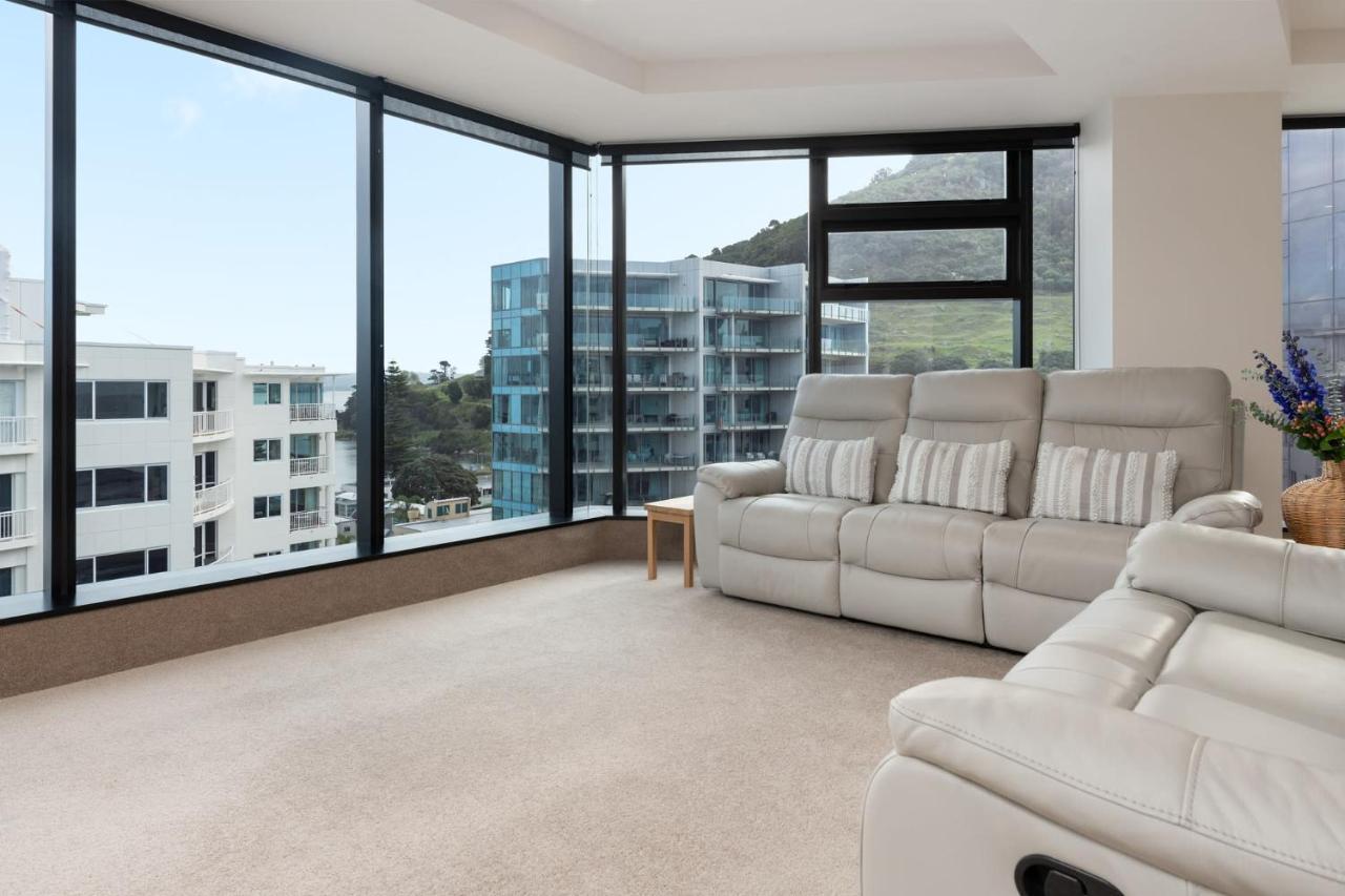 Superb Elevated Views Of Harbour With Heated Pool, Gym & Parking Appartement Mount Maunganui Buitenkant foto